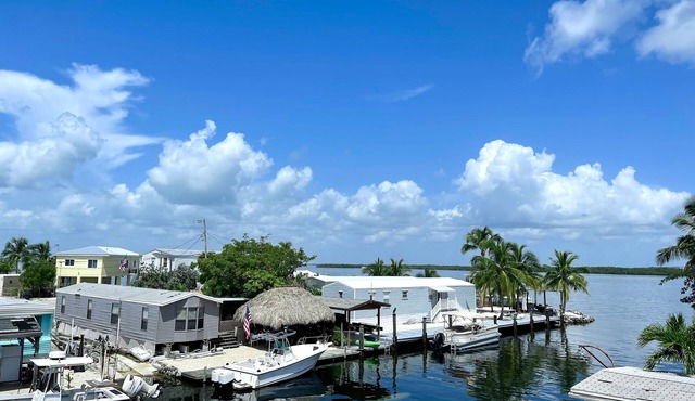 Key Largo Waterfront Paradise! 90 ft. dock, Bikes, Kayaks, and More!