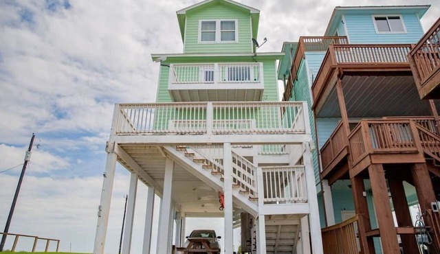 Key Lime Casa - Waterfront 3 BR/2.5 BA House on the Colorado River