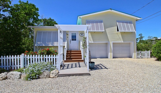 Key Lime Kottage- Waterfront Home on Gulf of Mexico w/Private Pool, Dock & More