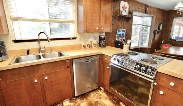 Key's Loaf N Shed - Peaceful private Cabin near Herrick Reservoir - WiFi - Firepit - Pet Friendly