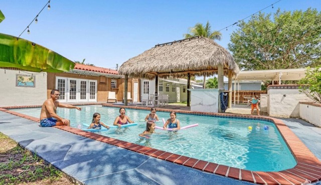 Key to luxury Basketbal CT Sauna Pool Dania Beach