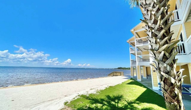 Key to Paradise: Waterfront Home & 2 Kayaks!