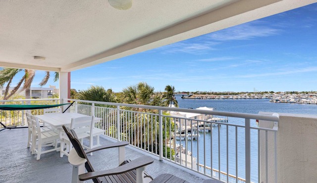 Key West Andros 2BR Waterfront, Pool, Dock&Pet OK