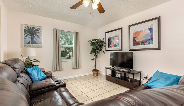 Key West Charm in Tarpon Springs!