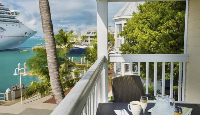 Key West Hyatt Charming 2-bedroom resort with WiFi, AC
