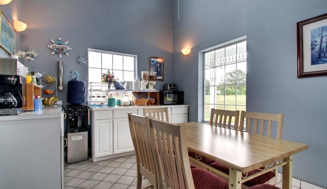 Key West Inn - Lafayette