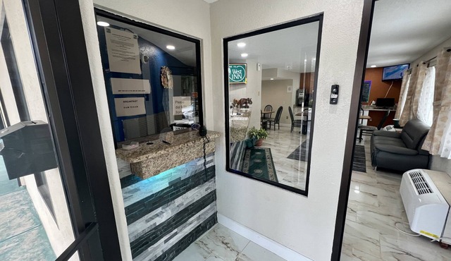 Key West Inn - Roanoke