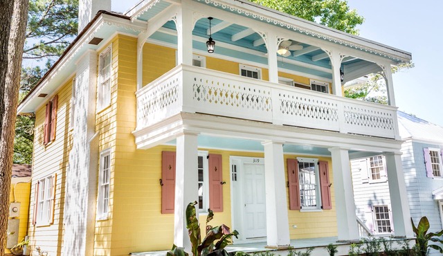 KEY WEST INSPIRED 5 BEDROOM HOME. 4 MINUTE WALK TO BEACH & BOARDWALK