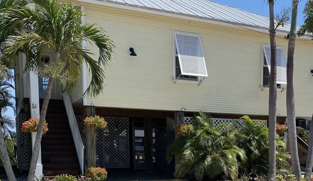 Key West Style Home w/Hot Tub and Boat Lift in the Heart of Matlacha!