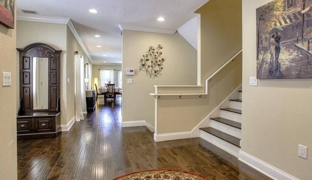 Key West style Tri-lvl 4br 3ba TownHome