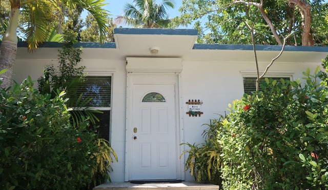 Keys Kottage: Bayside villa W/free onsite boat ramp marina & trailer parking.
