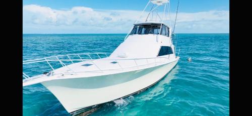 Keys Livin - Yacht Rental