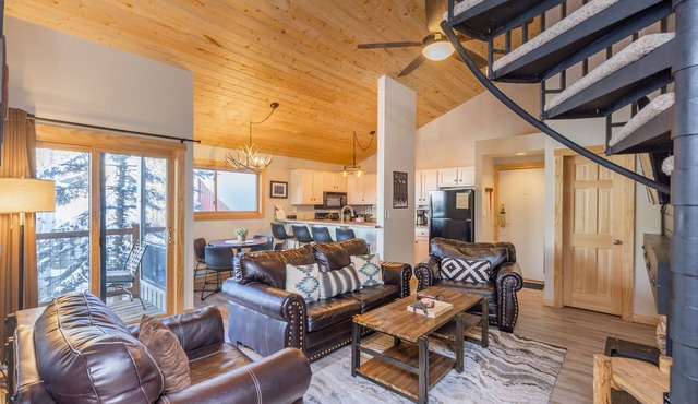 Keystone Condo Close to Shuttle, but Quiet & Peaceful Mountain Location!