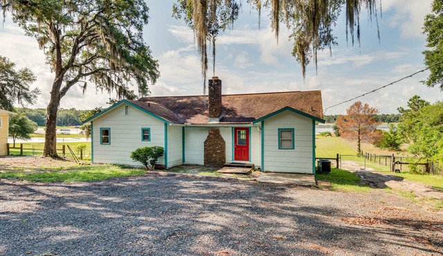 Keystone Heights Vacation Rental: On the Lake!