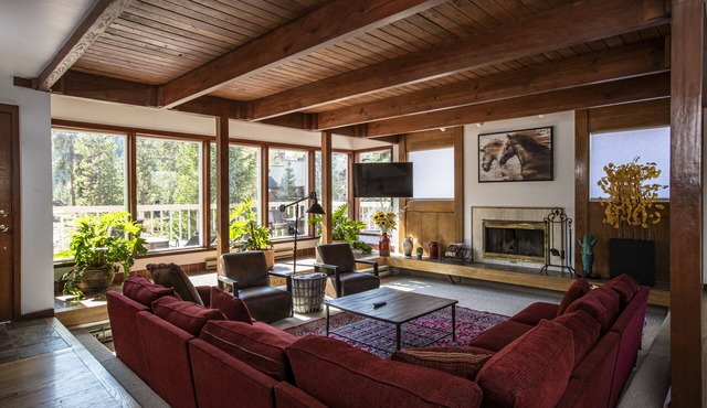 Keystone Resort Escape! Location! 360 Views, Trails, Snake River, HotTub, PETS