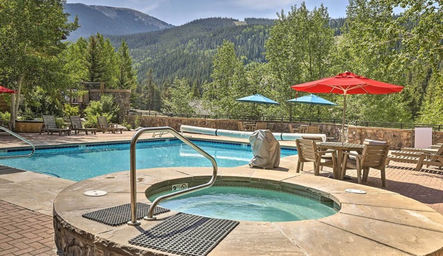 Keystone Ski Condo w/Mtn View - Walk to Gondola!