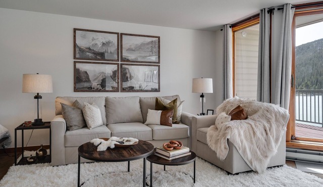 Keystone Studio | Lake Views + Balcony + Pool