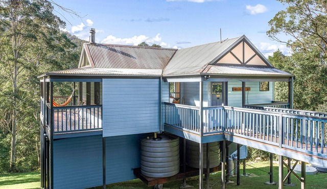 Khan Cottage - rainforest, birdsong and views