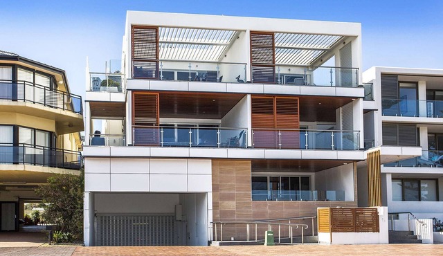 Kiama Seaside Getaway - Just 1 1/2 hours south of Sydney - up to 4 Adults and 2 children