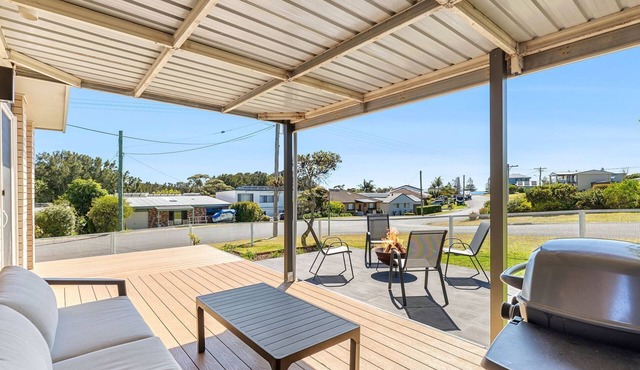 Kianga Lodge, 1 Sunset Blvd