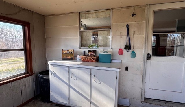 Kick back and enjoy the country life in beautiful Derby, Indiana