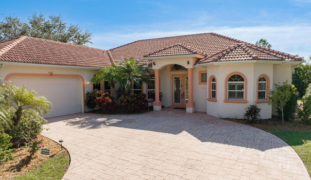 Kick back and relax at this island oasis located on charming Pine Island Florida