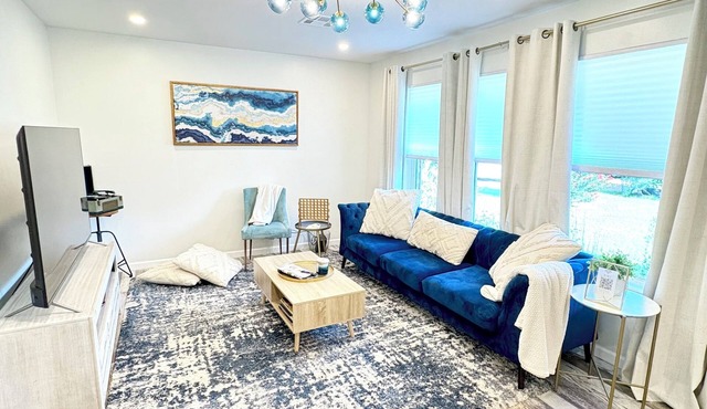 Kick back and relax in this calm, stylish retreat near OU!
