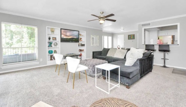 Kick back and relax in this kid friendly, calm, stylish space.