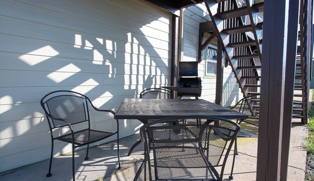 Kick Back, Fish & Relax—FAMILY FUN by the WATER—near Palmetto State Park!
