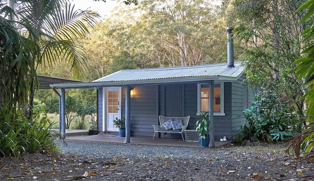 Kick back in a calm, stylish space in the foothills of the Watagan Mountains