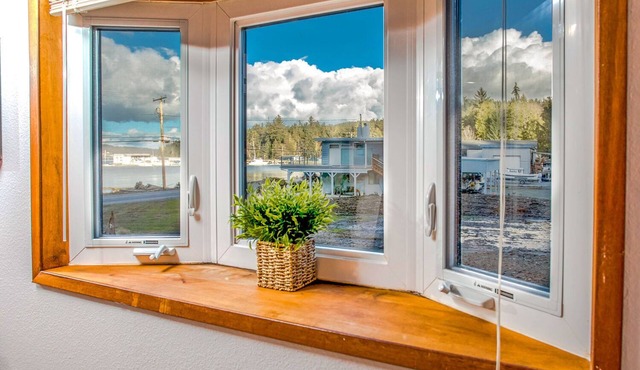 Kick Back & Watch the Day Cruise By at Cornet Bay