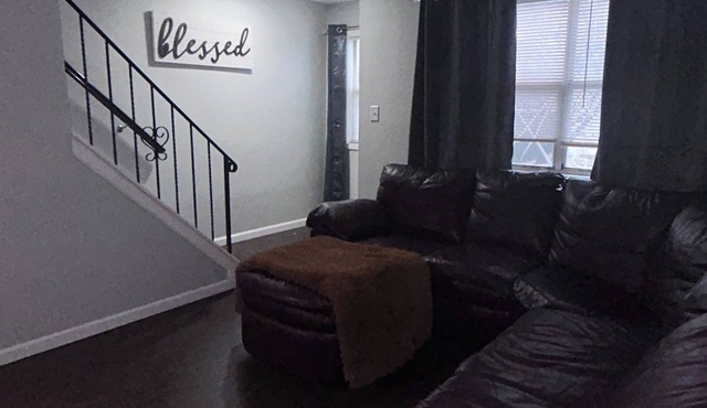 Kickback and relax in this beautiful apartment close to all arenas and malls