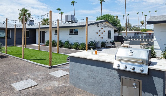 KICKIN IT IN OLD TOWN - 3 TOWNHOMES, 1 BOOKING