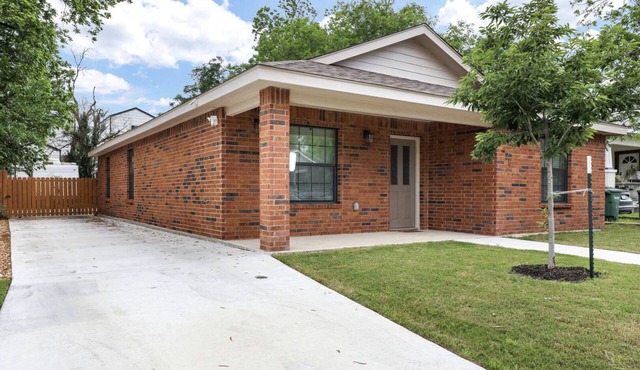 Kicks theme house near - SA Downtown and AT&T Centern