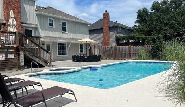 Kid-Friendly 4 Bedroom Home w/Heated Private Pool