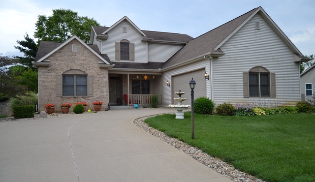 Kid Friendly home 15 min to Notre Dame!