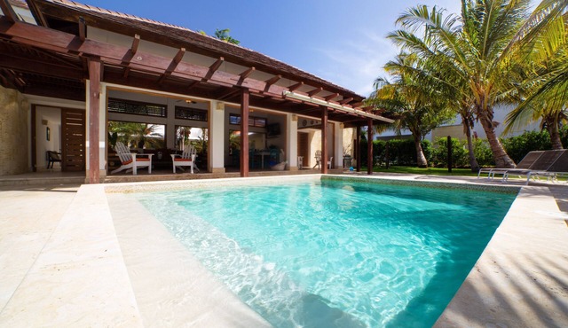 KID-FRIENDLY LUXURY VILLA - 300 YARDS FROM BEACH - MAID & CHEF INCLUDED !