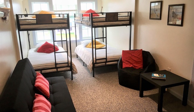 Kids' domain! 3 pools, beach shuttle, bikes & game room. Linens included!