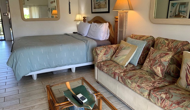 Kihei Bay Surf #213 Kitchen, Wifi, Great Rates, Shared Hot Tub, Near Beach