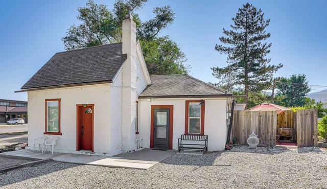 Kik-N-Bak Cottage w/Beautiful Mountain View