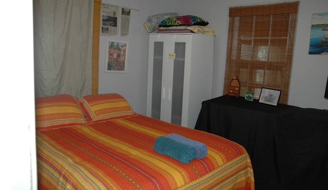 Kiki Cottage with Golf Cart. near restaurants and beaches