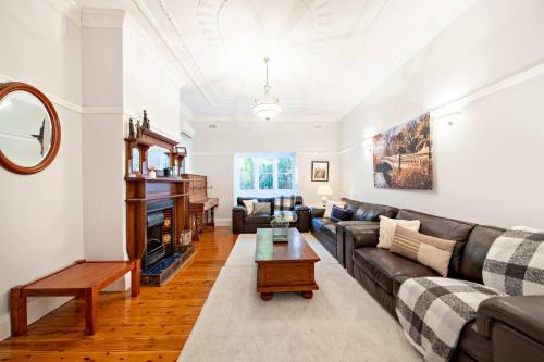Kilbirnie - Stroll to CBD, Heritage, Sleeps 10