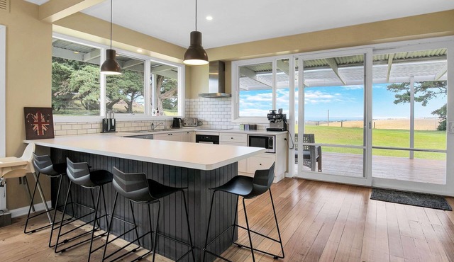 Kilcunda Coast House - sleeps 10