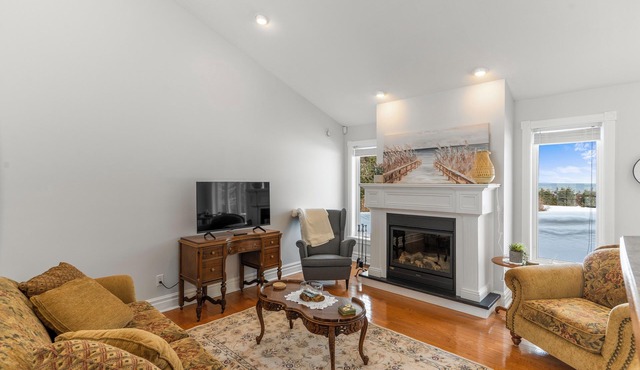 Kildare Ocean Oasis-(BEACH FRONT WITH ACCESS)