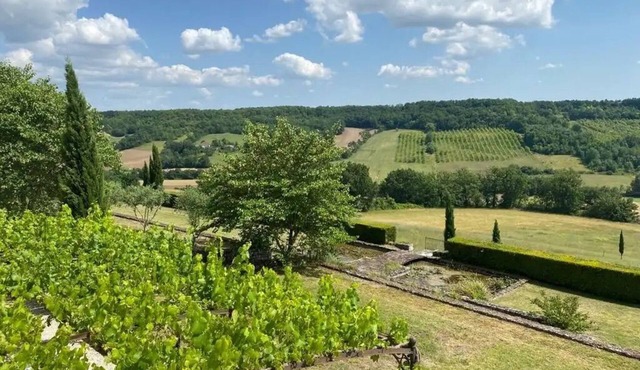 Kilim" guest room in Montcuq, panoramic view, quiet, unspoilt setting