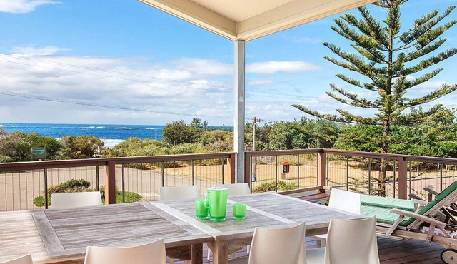 Killcare Beach Abode - Right opposite the beach with a beach and bush outlook