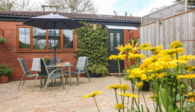 KILMORY LODGE, family friendly, with hot tub in Poulton-Le-Fylde