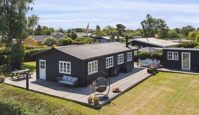 "Kim" - 250m from the sea by Interhome