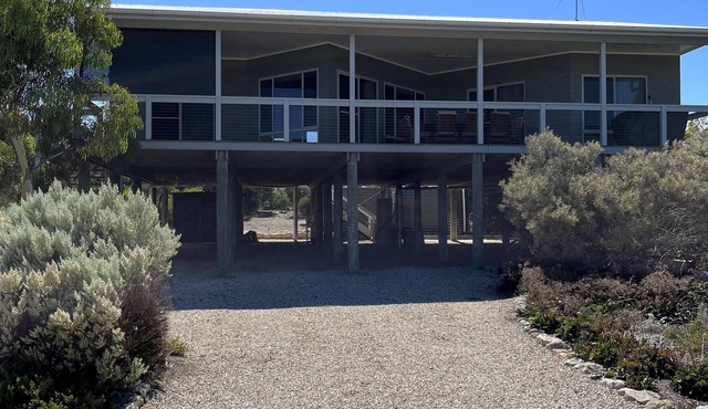 Kimba's - Stylish 4 Bedroom Holiday Home