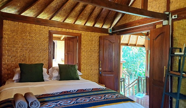 Kimbaran Bungalow in Tropical Valley Near Beach & Nature Reserve with WiFi